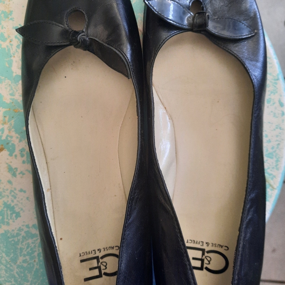 C&E black pumps